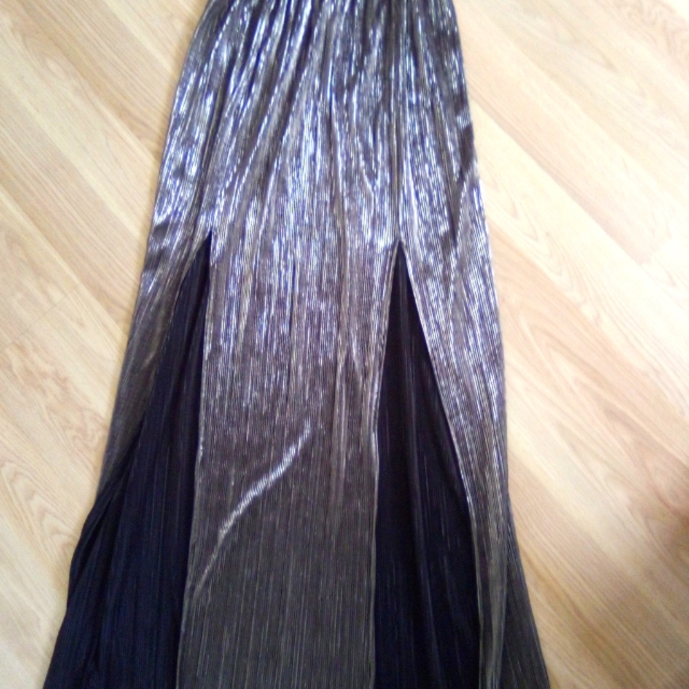 BCBGeneration metalic pleated dress - Picture 5 of 8